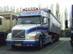 Volvo-NH12-vGeresteijn-Rolf-300904-1