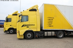 Volvo-FH-480-Goekbora-140510-01
