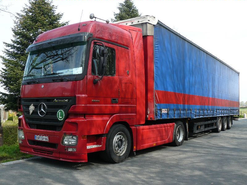 MB-Actros-MP2-1844-Grosse-Vehne-KBucks-050409-01.jpg