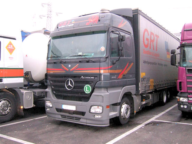 MB-Actros-MP2-1841-GRT-Fustinoni-280507-01.jpg