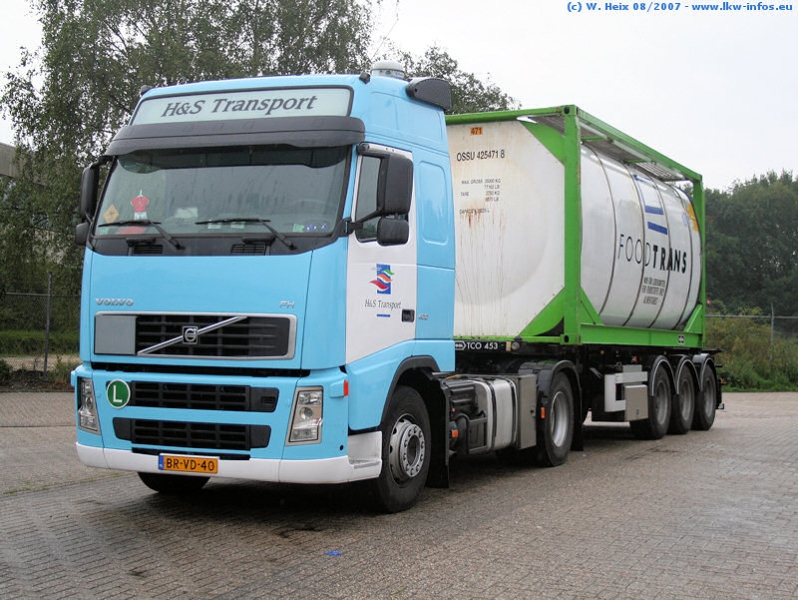 Volvo-FH-400-H+S-230807-02.jpg