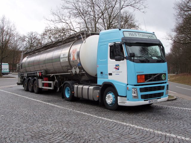 Volvo-FH12-420-H+S-Holz-200406-01.jpg - Frank Holz