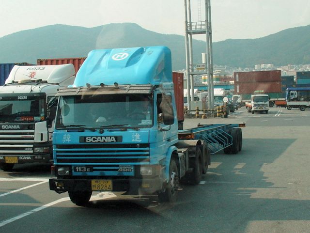 Scania-113-E-Hanjin-Jeong-011104-1.jpg