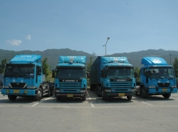 Teil-des-Fuhrparks-Jeong-290804-4