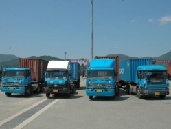 Teil-des-Fuhrparks-Jeong-290804-5