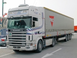 Scania-124-L-420-Hansson-Schiffner-180806-01