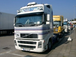 Volvo-FH12-Hansson-Willann-191005-01