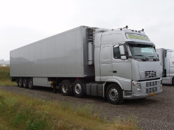 Volvo-FH12-500-Hendrix-Holz-310807-01