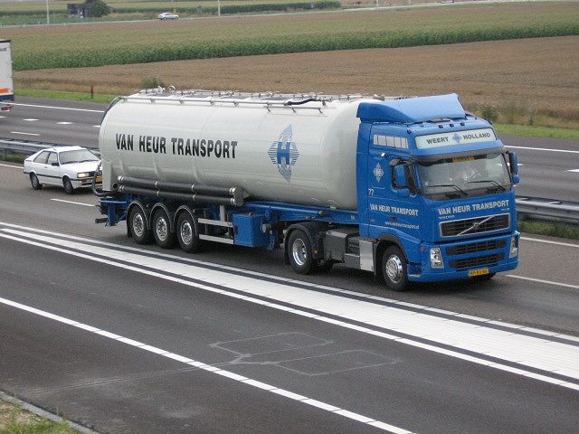 Volvo-FH12-vHeur-Bocken-090905-02.jpg - S. Bocken