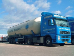 Volvo-FH12-420-vanHeur-Levels-300505-13