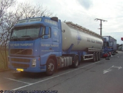Volvo-FH12-460-vHeur-Engel-120406-03