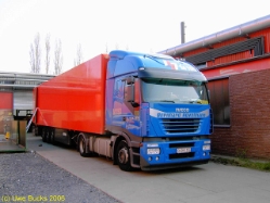 Iveco-Stralis-AS-440-S-43-Hoevelmann-UBucks-260107-03