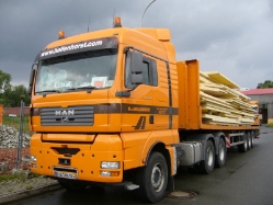 MAN-TGA-33530-XLX-Hollenhorst-Voss-110707-02