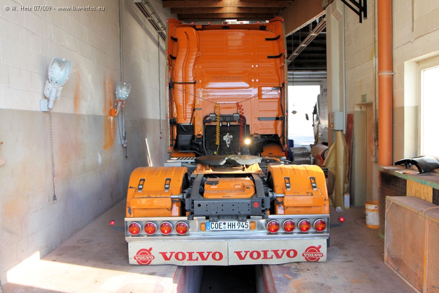 Volvo-FH-440-HH-945-Hollenhorst-040709-03.jpg