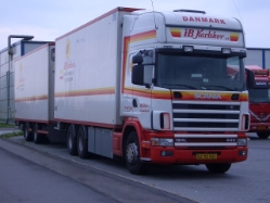 Scania-124-L-440-Karlskov-Stober-281204-04-DK