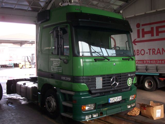 MB-Actros-1835-Ihro-Wimmer-091105-01.jpg - André Wimmer