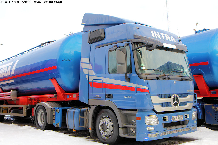 MB-Actros-3-1844-Intra-020111-04.jpg