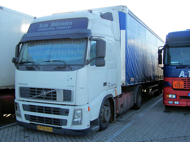 Volvo-FH12-420-Johansen-Iden-171206-01-DK.jpg - Daniel Iden