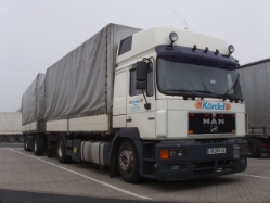 MAN-F2000-19403-Koerdel-Holz-120805-01