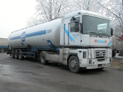 Renault-Magnum-Koerdel-Schiffner-100205-01