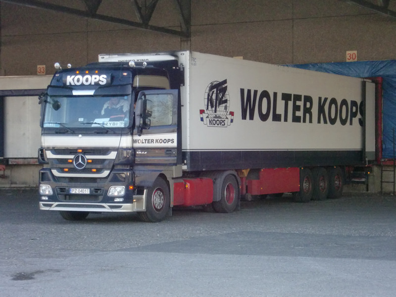 MB-Actros-3-1844-Koops-DS-300610-01.jpg - Trucker Jack