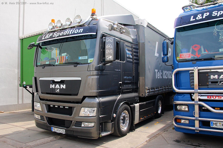 MAN-TGX-18540-L+P-090509-02.jpg