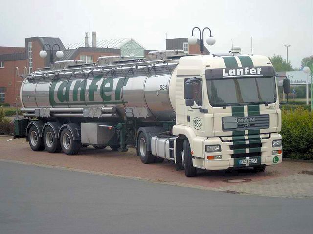 MAN-TGA-18350-LX-Lanfer-Kolmorgen-020805-04.jpg - D. Kolmorgen