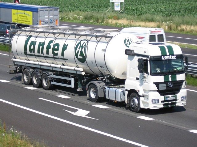 MB-Axor-II-1840-Lanfer-Bocken-290706-02.jpg - S. Bocken