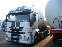 Iveco-Stralis-AT-II-440-S-42-Lanfer-Mittendorf-121210-02