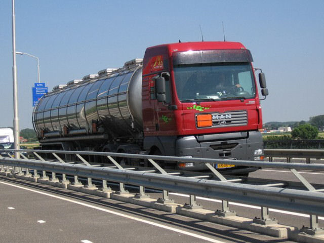 MAN-TGA-26430-XXL-vdLee-Bocken-030906-01.jpg - S. Bocken