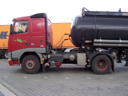 Volvo-FH12-380-vdLee-Schmidt-110406-06