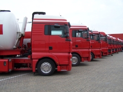 MAN-TGA-18400-XLX-Limpens-vNispen-260507-00