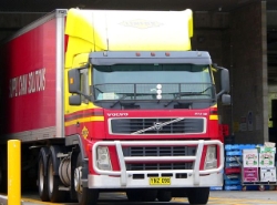Volvo-FM12-420-Linfox-Voigt-080106-01-AUS