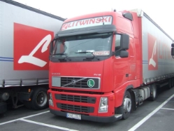 Volvo-FH12-460-Litwinski-Fustinoni-010706-01