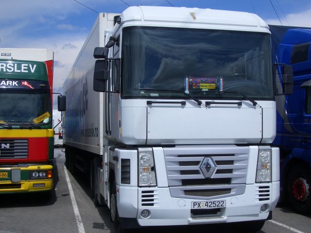 Renault-Magnum-Lunde-Stober-070105-01.jpg