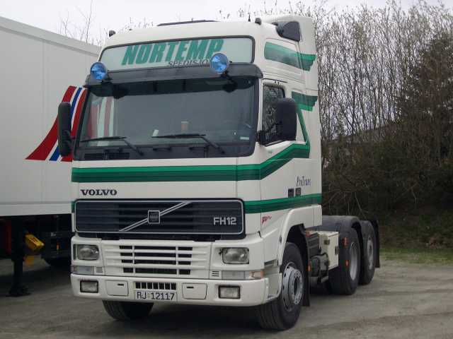 Volvo-FH12-Lunde-Stober-230604-7.jpg