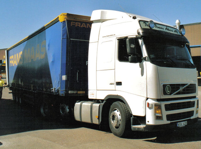 Volvo-FH12-420-weiss-Maas-Wolters-281206-01.jpg - A. Wolters/J. Wolters