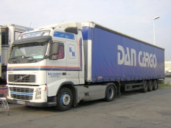 Volvo-FH12-460-Madsen-Iden-101106-01