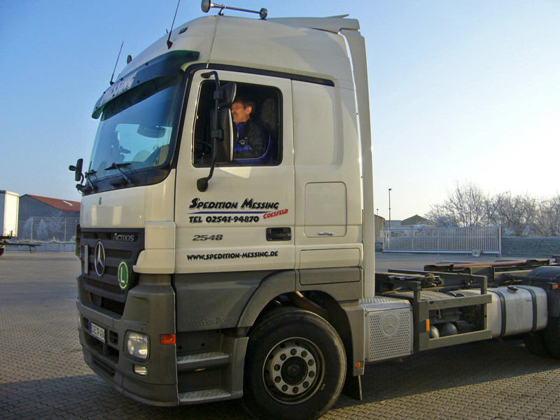 MB-Actros-MP2-2548-Messing-Voss-231207-01.jpg