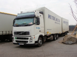 Volvo-FH12-420-Meyer+Meyer-Holz-080407-01