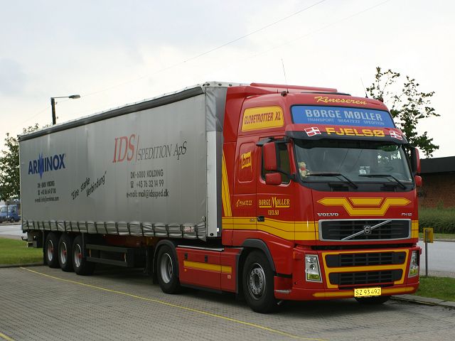 Volvo-FH12-460-Moeller-Thomsen-120904-2.jpg