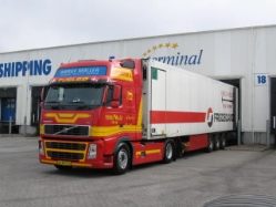 Volvo-FH-480-Moeller-Thomsen-090307-05