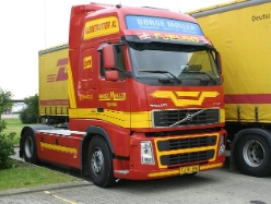 Volvo-FH12-460-Moeller-Thomsen-120904-1
