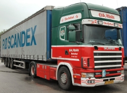 Scania-124-L-420-Moldt-Schiffner-070706-01