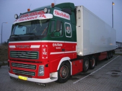 Volvo-FH12-420-Kaste-Moldt-270105-03