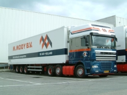 DAF-XF-95480-Mooy-vMelzen-041005-01