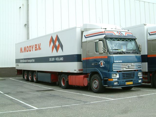 Volvo-FH12-420-Mooy-vMelzen-041005-01.jpg