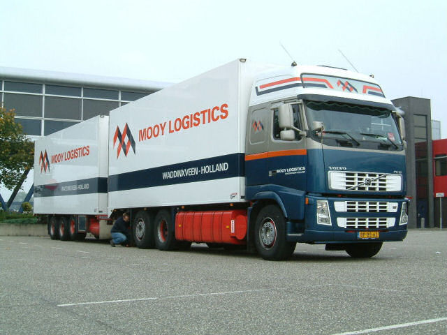 Volvo-FH12-460-Mooy-vMelzen-221006-01.jpg