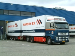 Volvo-FH12-Mooy-vMelzen-041005-01