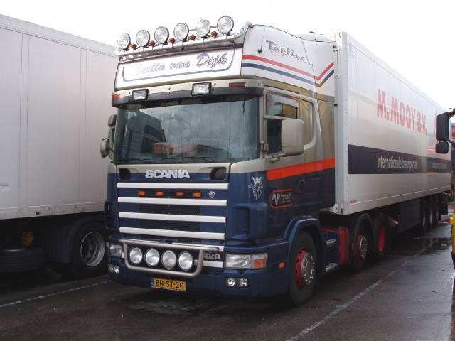 Scania-124-L-420-Mooy-Holz-170205-01.jpg - Frank Holz